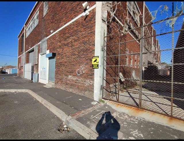 1,414M² WAREHOUSE TO LET IN MAITLAND